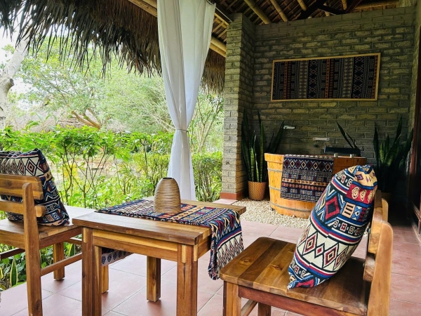 Family Sutie Secret Garden